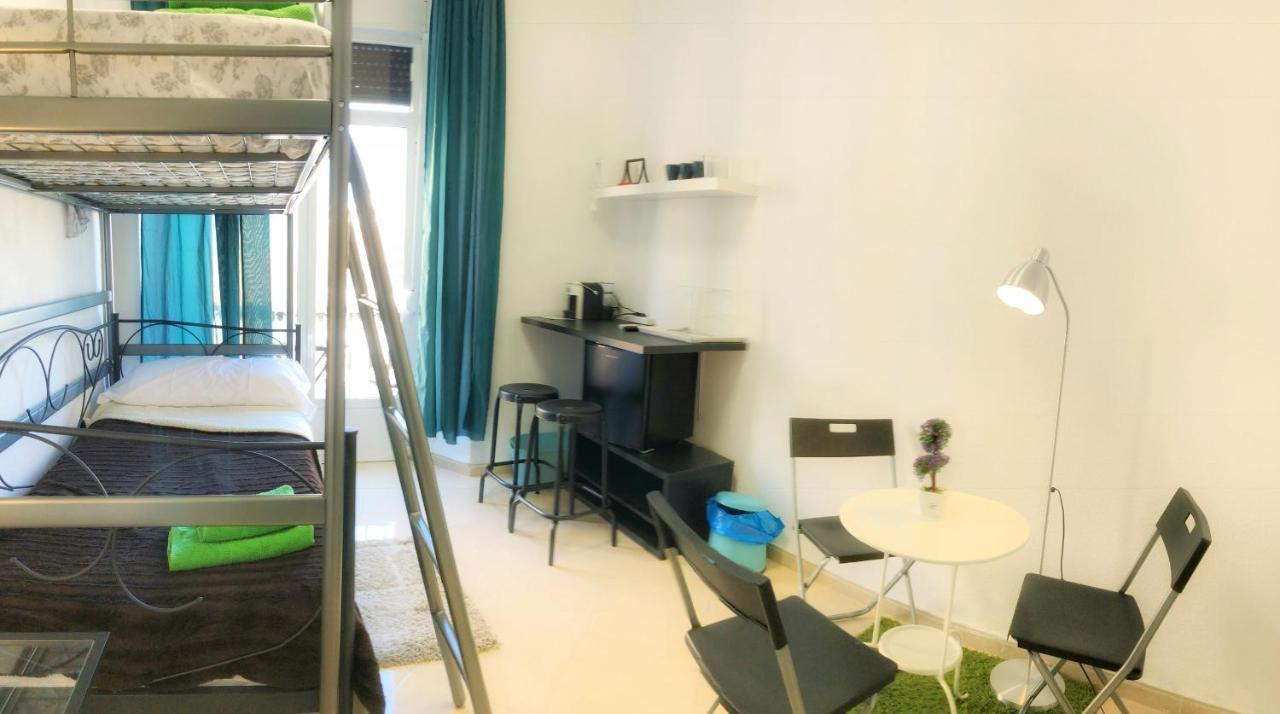 Arriola Rooms Málaga Szoba fotó